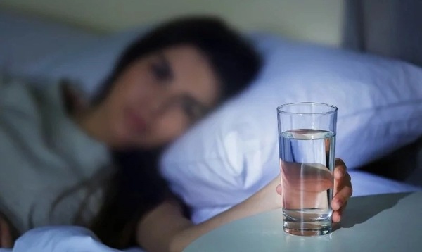 Có 2 thứ nên đặt gần giường ngủ và 3 thứ nên để càng xa càng tốt: Biết sớm để da đẹp hơn bội phần